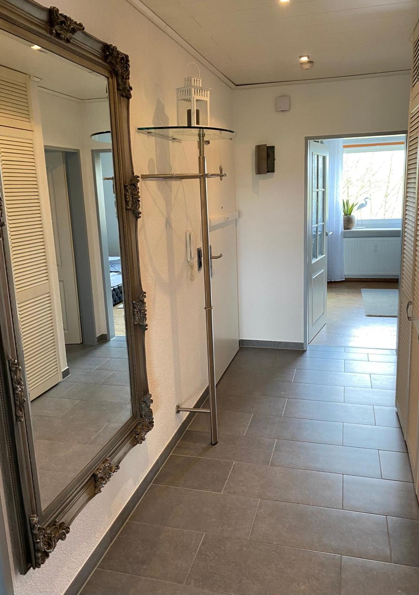 City Ferienwohnung Skyline - Mit Grossem Balkon & Xxl- Sofa Fuer Bis Zu 4 Personen Bremerhaven Exterior photo